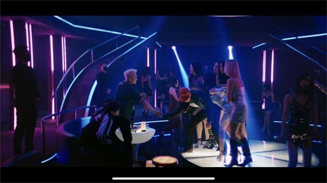 马思唯 - 黑色星期五