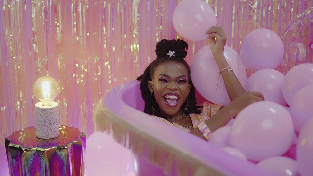 Nomfundo Moh - Kuhle