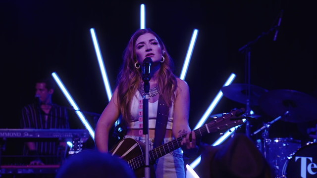 Tenille Townes - Jersey on the Wall (I'm Just Asking [Live])