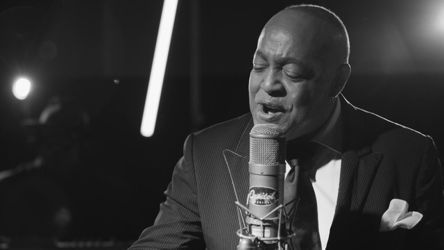 Peabo Bryson - Looking For Sade (1 Mic 1 Take)