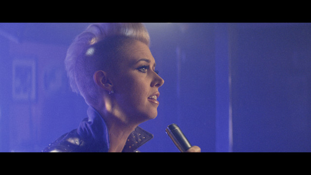 Shawna Thompson - Lean On Neon