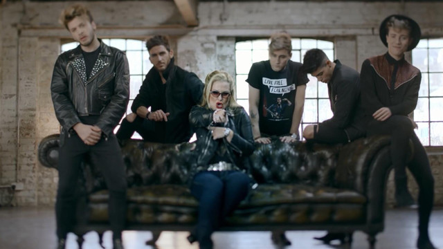 Auryn - Who's loving you