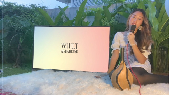 Aisha Retno - W.H.U.T