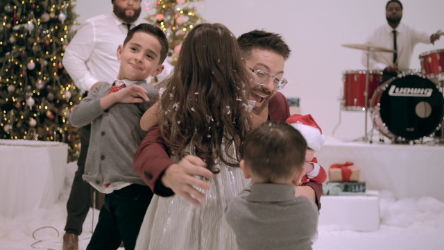 Danny Gokey - The Holidays Are Here