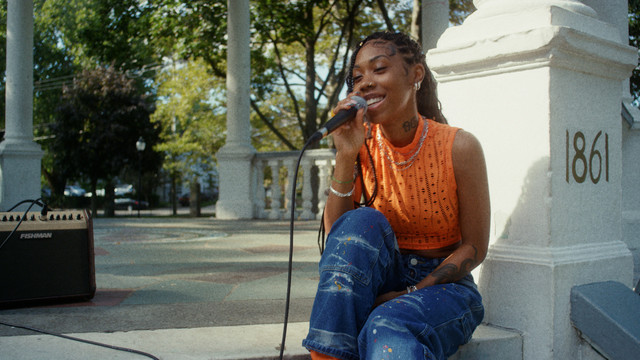 Rileyy Lanez - 4 Life (Performance Video)