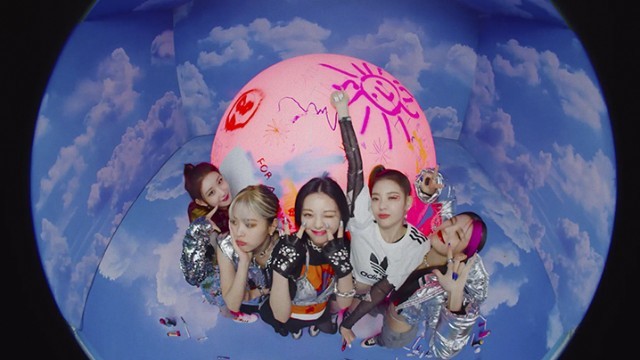 ITZY - SWIPE