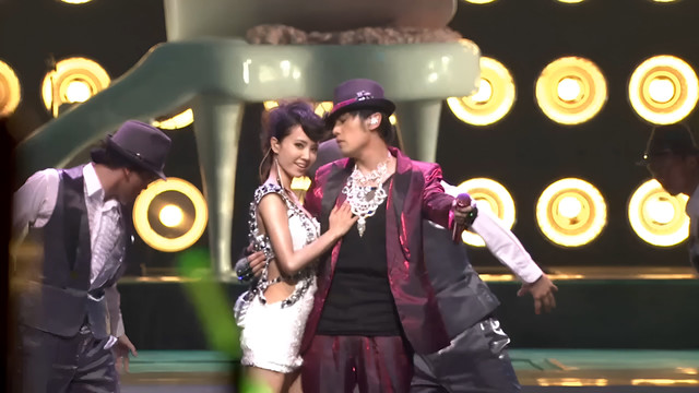 周杰伦 - 给我一首歌的时间 (The Era 2010 超时代演唱会)