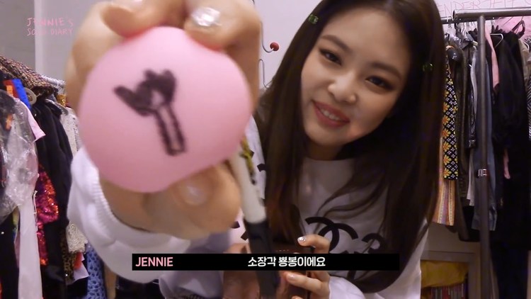 jennie《solo》日志最后特别篇 画画的詹妮也是可爱元气满满