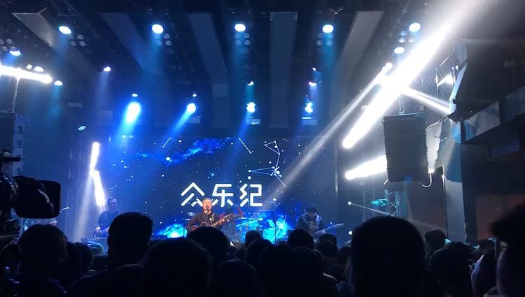 - 我沉入海底思念已去两万里