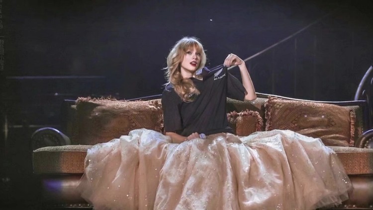 霉霉《speak now》世界巡演!热单串烧超震撼!