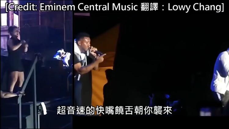 阿姆嘴速全开表演rap god,一旁翻译的手语师完美跟上阿姆快嘴  (中文