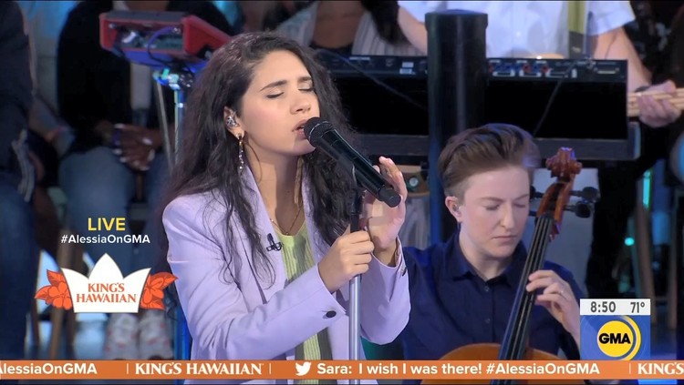 铁肺唱将alessia cara模仿a妹洛德等七位歌手的表情演唱《bad guy》!