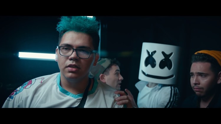 《tell me》官方mv上线惊现slushii