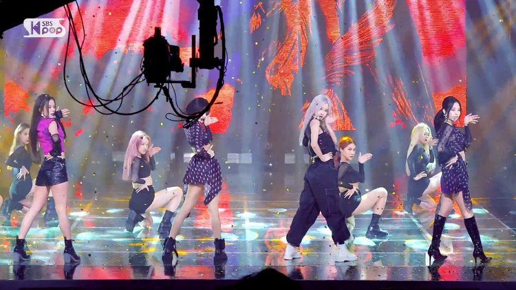 blackpink打歌舞台,blackpink舞台打歌服 blackpink 回归新专先行曲《how you like that》成员预告视频