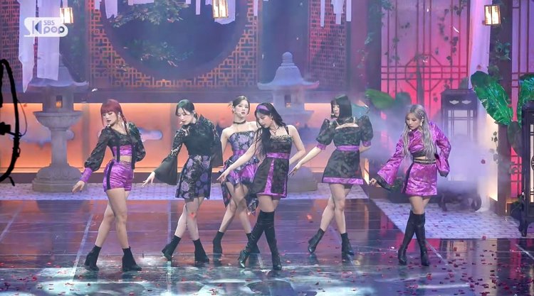  - #Kpop现场版# 【直拍】210117 #gidle组合[超话]# 回归舞台 - 火花