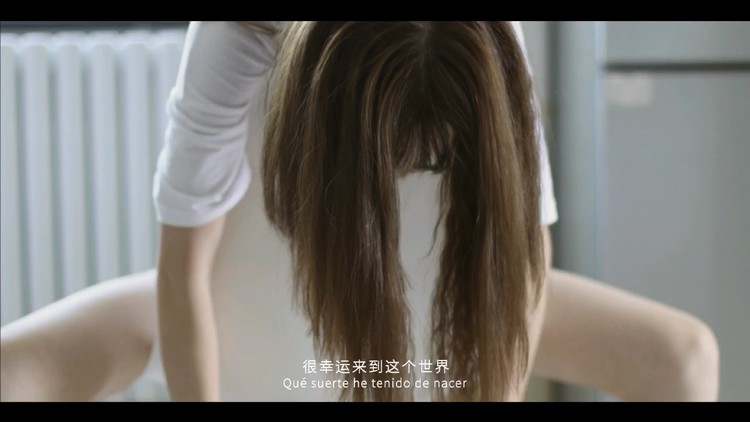  - 此时此刻我只想喝一杯热奶茶。