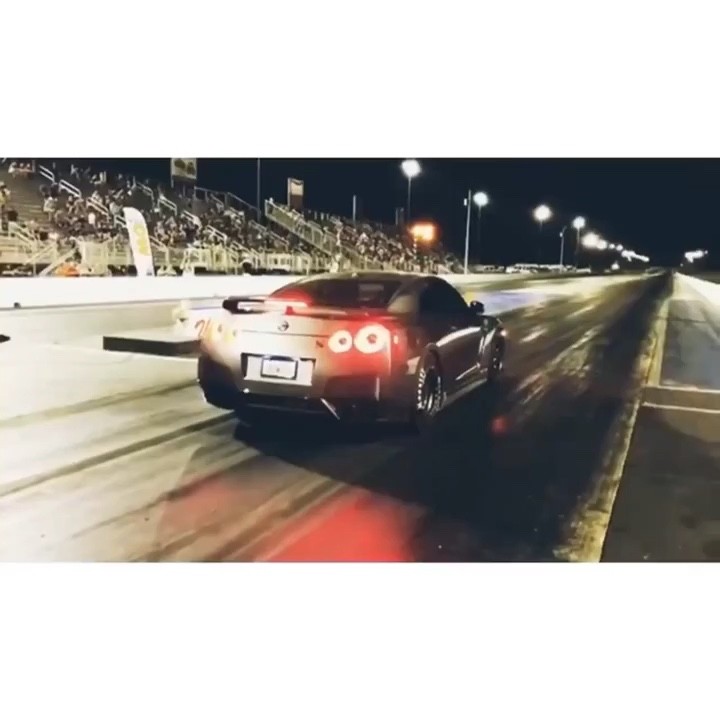  - 认识的人放在眼里，重要的人放在心里。