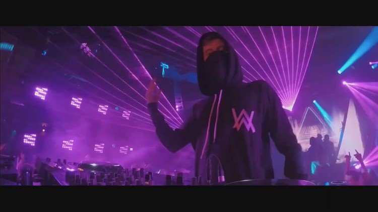 【中英】alan walker-the spectre早期现场 祝贺发行三周年