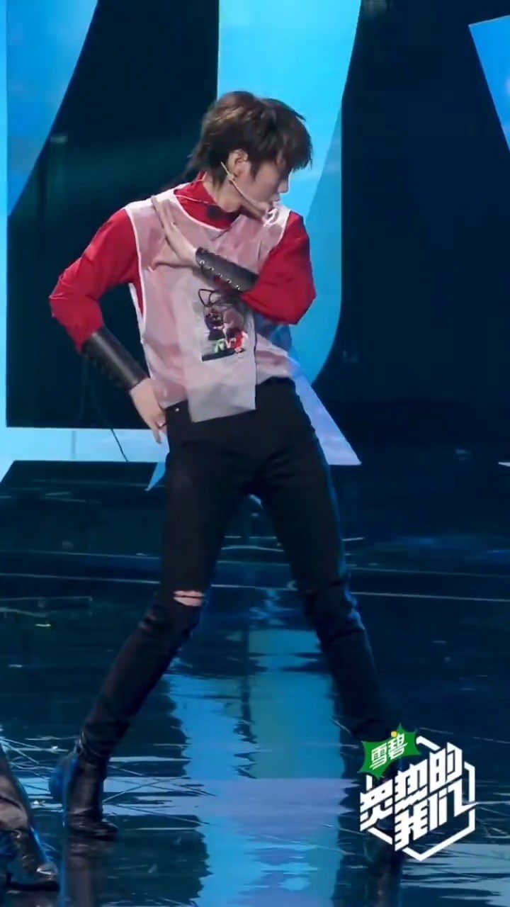  - 《炙热的我们》R1SE刘也《中国话》直拍