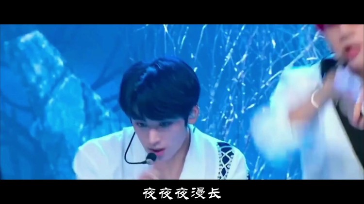 鹏鹏音乐,付豪《夜夜夜漫长》终于出完整版啦.这个调真的很耐听