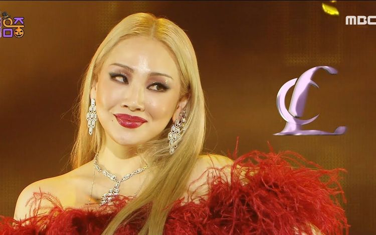  - 女王年度最美造型！CL音乐中心《Let It》打歌舞台