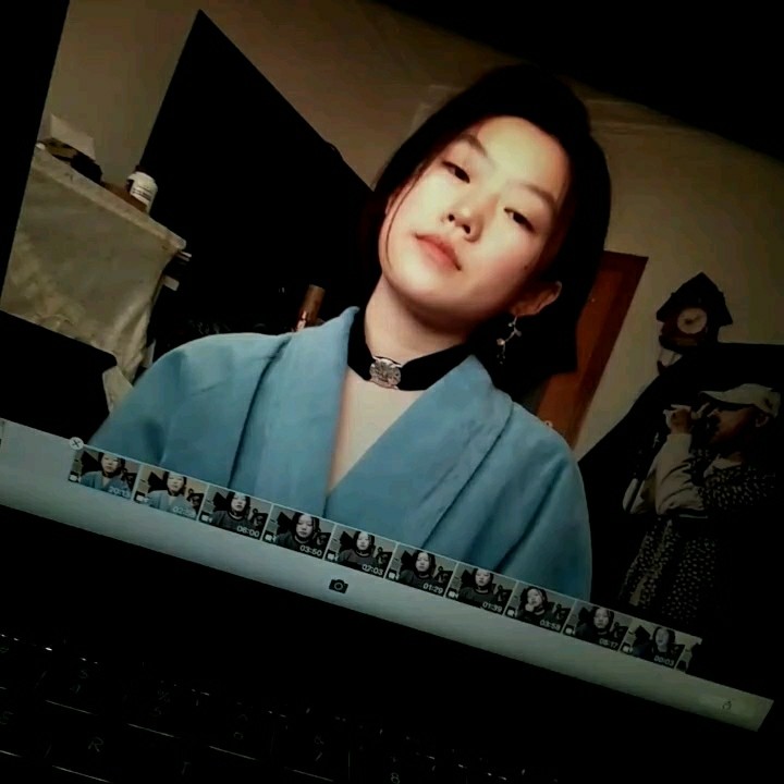 - Thank U,Next covers lil comedy by墨客伦