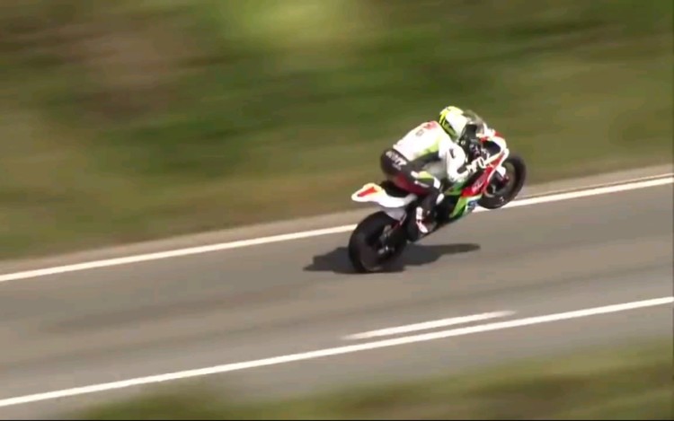  - 【机车】曼岛 TT 混剪 不要命的人（Within Temptaion－Faster）