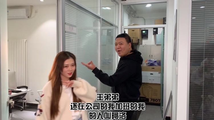 - 翻唱抖音热歌《下山》我们要求下班,开口就是江湖!