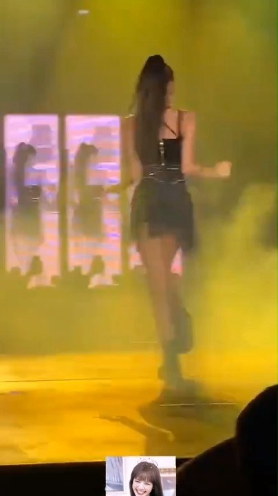  - 【Blackpink lisa】莎姐最新solo舞台现场，为莎姐尖叫吧