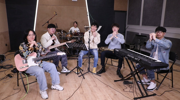 - MiLK牛奶乐队《下锅了》新年版