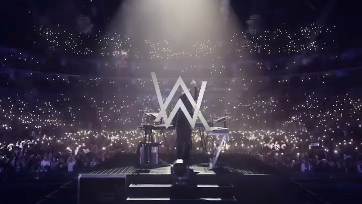 艾伦沃克不愧是电音教主神曲alone节奏中毒听一遍就上头