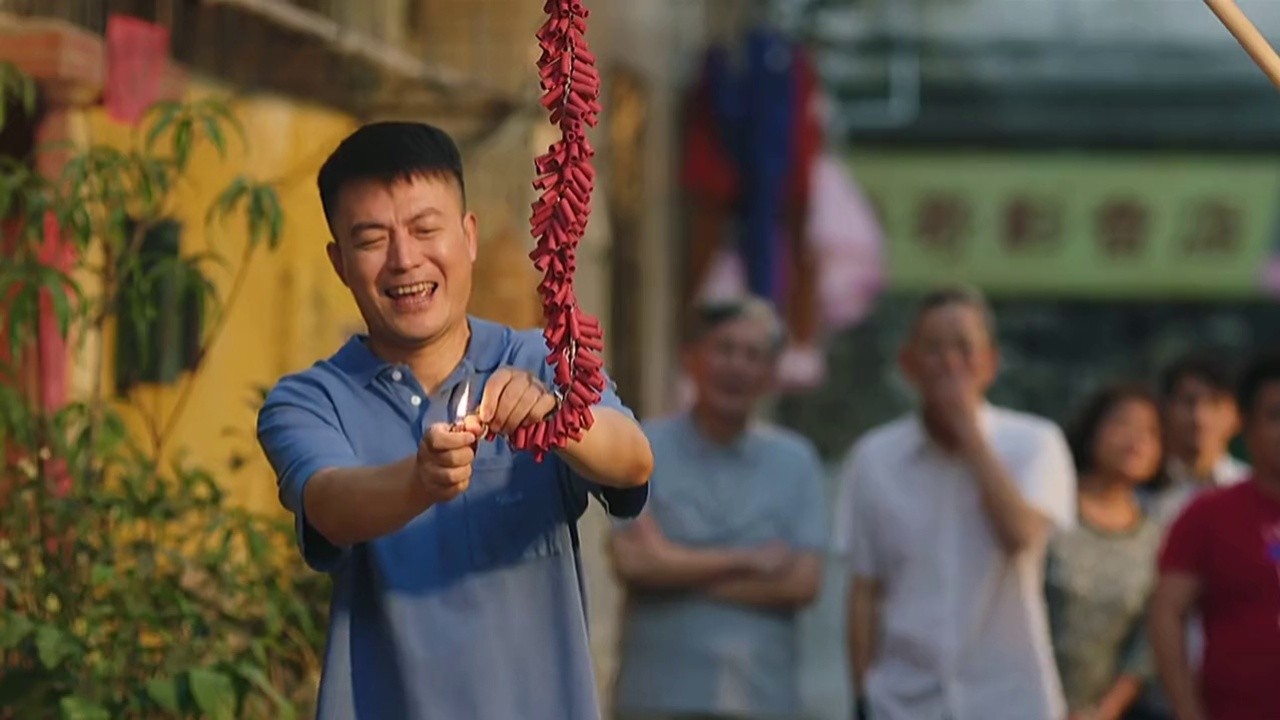 小时候放鞭炮不带怕的,现在鞭炮响都害怕,你们有没有这种感觉呢#电视