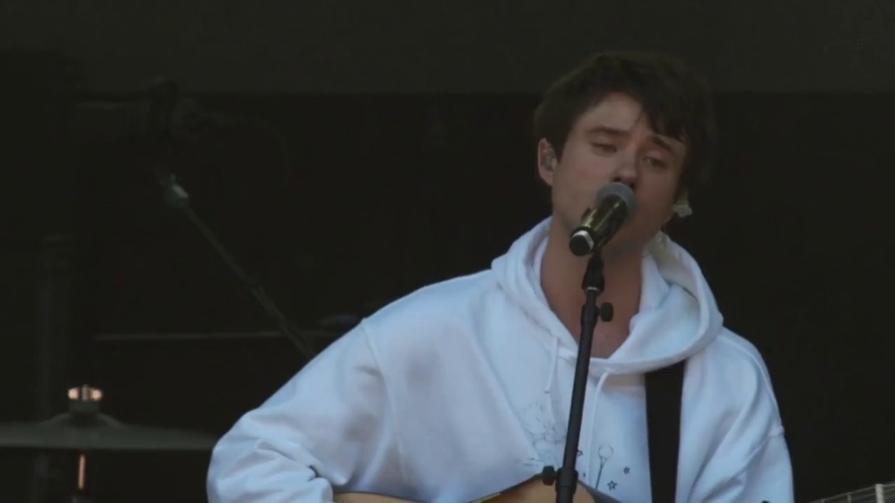 jesus in la_alec benjamin alec benjamin出席2019 lollapalooza音乐