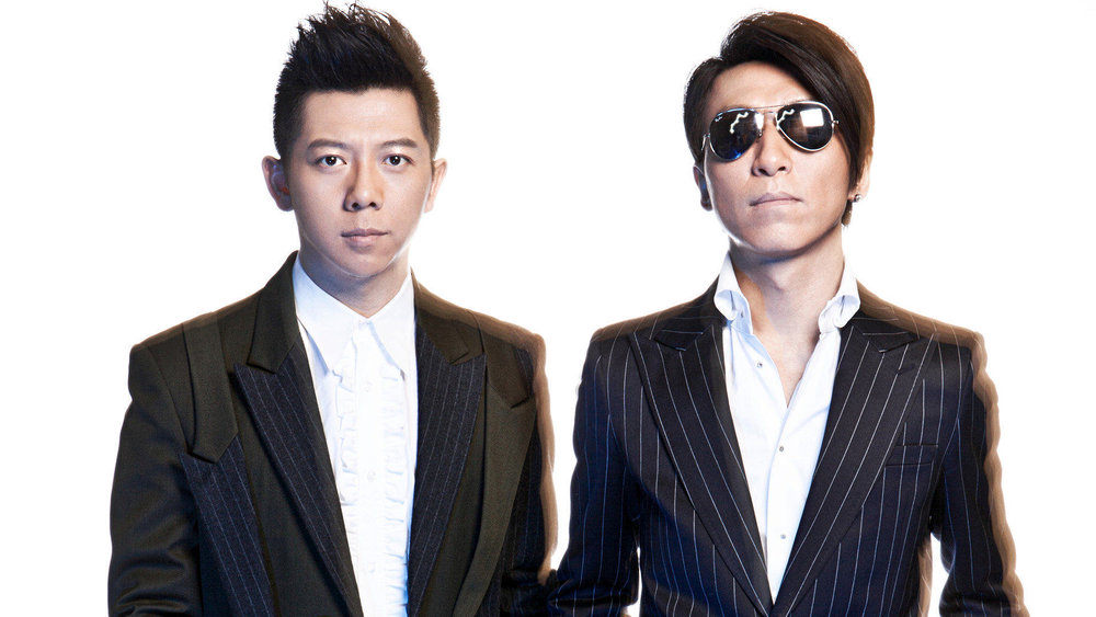 共同填了这首歌的词,而且她还有一个身份,那就是羽泉组合的"好哥们"