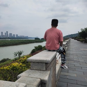 龙子涵资料,龙子涵最新歌曲,龙子涵MV视频,龙子涵音乐专辑,龙子涵好听的歌