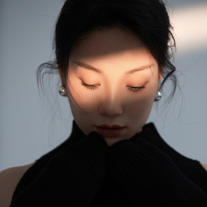 黄华资料,黄华最新歌曲,黄华MV视频,黄华音乐专辑,黄华好听的歌