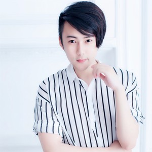 有我陪伴 (伴奏)