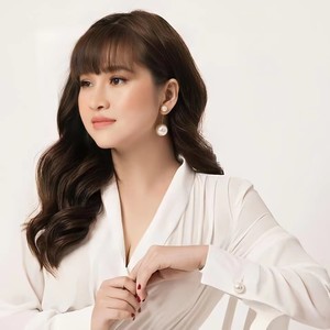 Cẩm Loan资料,Cẩm Loan最新歌曲,Cẩm LoanMV视频,Cẩm Loan音乐专辑,Cẩm Loan好听的歌