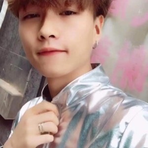 牵慷慷的手资料,牵慷慷的手最新歌曲,牵慷慷的手MV视频,牵慷慷的手音乐专辑,牵慷慷的手好听的歌