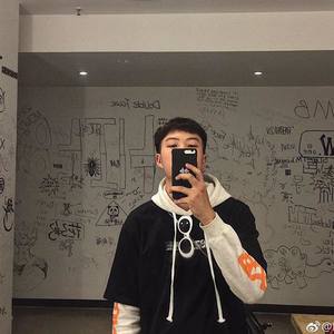 YoungDico资料,YoungDico最新歌曲,YoungDicoMV视频,YoungDico音乐专辑,YoungDico好听的歌