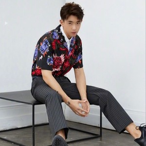 易嗯哼资料,易嗯哼最新歌曲,易嗯哼MV视频,易嗯哼音乐专辑,易嗯哼好听的歌