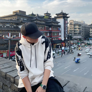 郑重言资料,郑重言最新歌曲,郑重言MV视频,郑重言音乐专辑,郑重言好听的歌