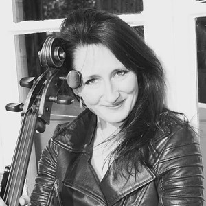 Rowena Calvert资料,Rowena Calvert最新歌曲,Rowena CalvertMV视频,Rowena Calvert音乐专辑,Rowena Calvert好听的歌