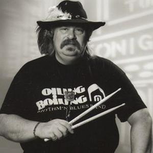 Matti Oiling资料,Matti Oiling最新歌曲,Matti OilingMV视频,Matti Oiling音乐专辑,Matti Oiling好听的歌