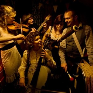 Moulettes资料,Moulettes最新歌曲,MoulettesMV视频,Moulettes音乐专辑,Moulettes好听的歌