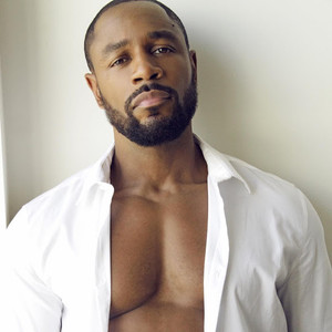 Tank - 千年泪 (降调版伴奏)