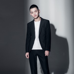 连小果资料,连小果最新歌曲,连小果MV视频,连小果音乐专辑,连小果好听的歌