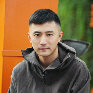 李龙君资料,李龙君最新歌曲,李龙君MV视频,李龙君音乐专辑,李龙君好听的歌