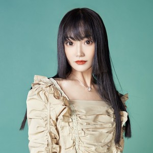 3月10日 国籍:中国 代表作品:《陌上沙》 简介:姚瑶,内地华语女歌手