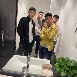 王炜资料,王炜最新歌曲,王炜MV视频,王炜音乐专辑,王炜好听的歌